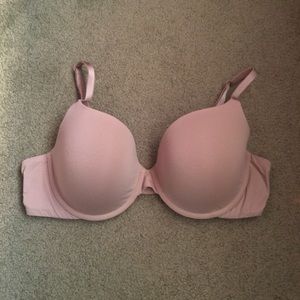 Victoria’s Secret t-shirt lightly lined Demi bra
